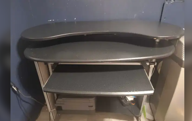 Corner table -keyboard tray- (used)